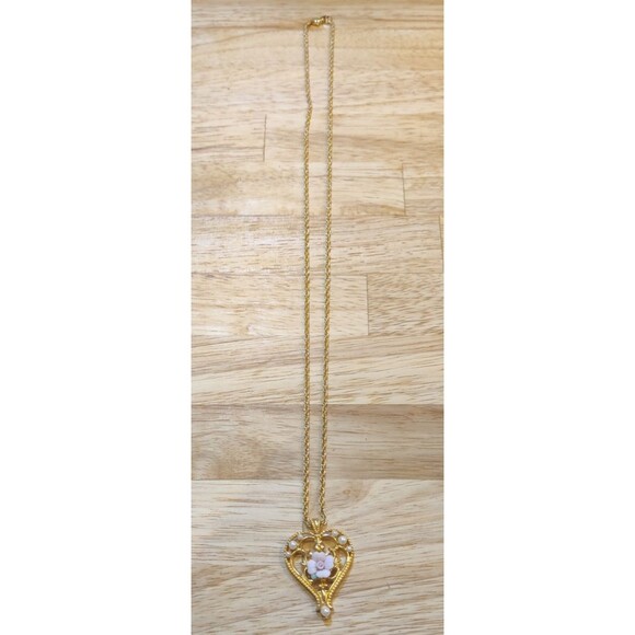 VTG Avon Signed Designer Gold Tone Rose & Faux Pearl Necklace 2 Match Earrings - Picture 6 of 10